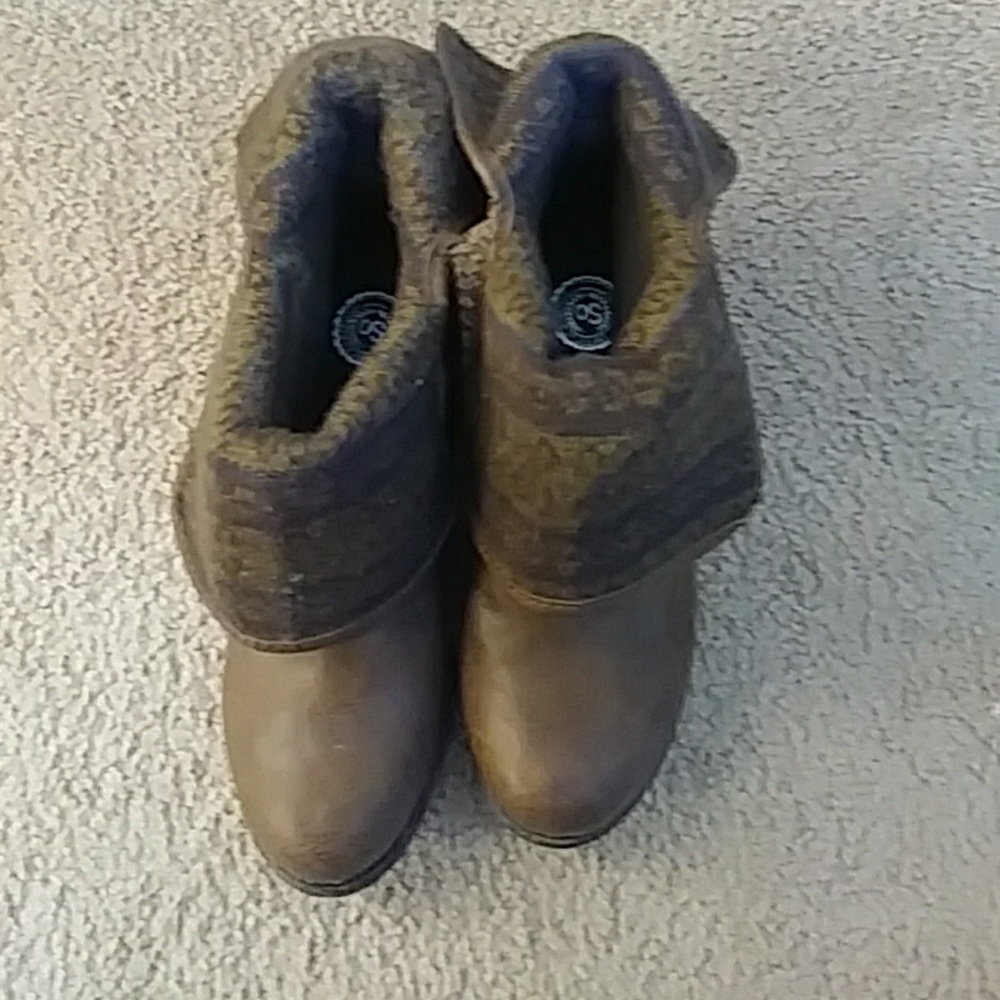 Dress boots